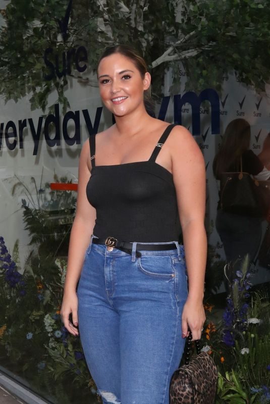 JACQUELINE JOSSA at Sure Women’s Everyday Gym in London 09/11/2019