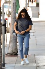 JENNIFER GARNER Out Shopping in Los Angeles 08/31/2019