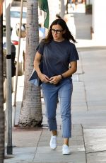 JENNIFER GARNER Out Shopping in Los Angeles 08/31/2019