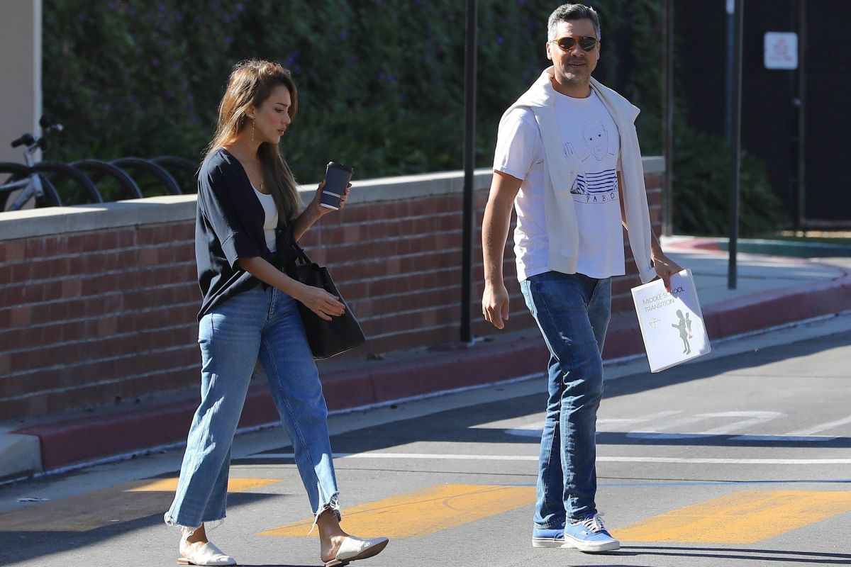 JESSICA ALBA and Cash Warren Out in Los Angeles 09/13/2019 – HawtCelebs