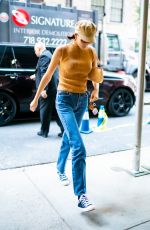 KAIA GERBER Arrives at Marc Jacobs Fasion Show in New York 09/11/2019