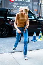 KAIA GERBER Arrives at Marc Jacobs Fasion Show in New York 09/11/2019