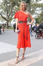 KARLIE KLOSS Arrives at Caroline Herrera Fashion Show in New York 09/09/2019