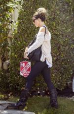 KATE BECKINSALE Arrives at Her Home in Pacific Palisades 09/19/2019