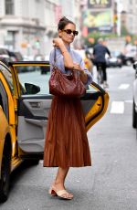 KATIE HOLMES Getting Out of a Cab in New York 09/14/2019
