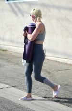 KATY PAEERY Leaves Yoga Studio in Los Angeles 09/16/2019