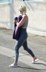 KATY PAEERY Leaves Yoga Studio in Los Angeles 09/16/2019
