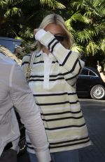 KENDALL JENNER Out and About in Milan 09/19/2019