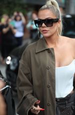 KHLOE KARDASHIAN Out for Lunch in Los Angeles 09/26/2019