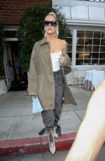 KHLOE KARDASHIAN Out for Lunch in Los Angeles 09/26/2019