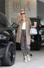 KHLOE KARDASHIAN Out for Lunch in Los Angeles 09/26/2019