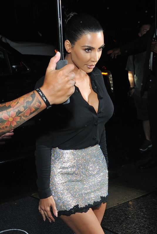 KIM KARDASHIAN Arrives at L