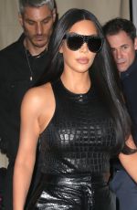 KIM KARDASHIAN leaves Her Apartment in New York 09/12/2019