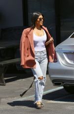 KOURTNEY KARDASHIAN Leaves s Studio in Los Angeles 09/20/2019