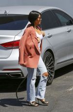 KOURTNEY KARDASHIAN Leaves s Studio in Los Angeles 09/20/2019