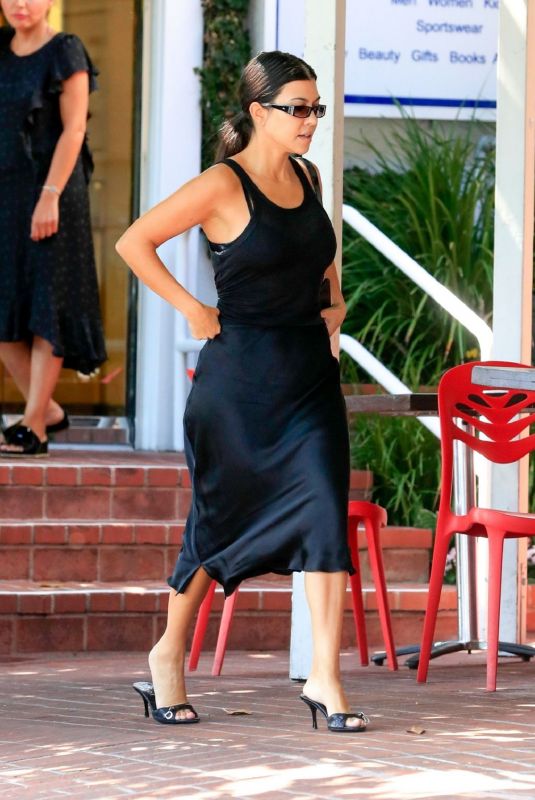 KOURTNEY KARDASHIAN Out for Lunch in West Hollywood 09/05/2019