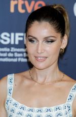 LAETITIA CASTA at Le Mileu De L