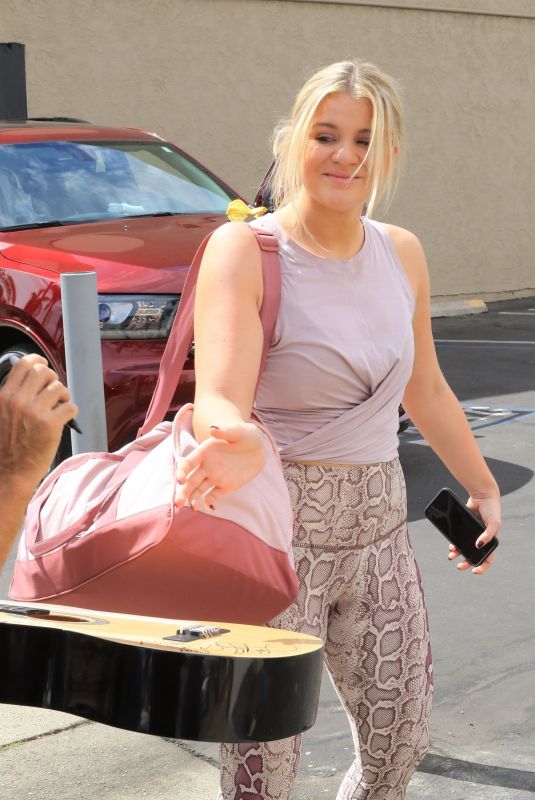 LAUREN ALAINA Arreives at DWTS Studio in Los Angeles 09/21/2019