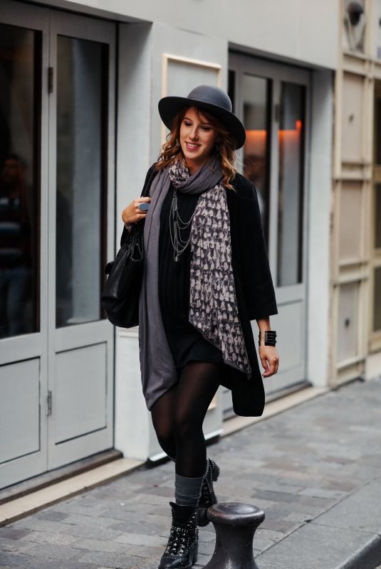 LEA FRANCOIS Arrives at Christophe Guillarme Show at Paris Fashion Week 09/25/2019