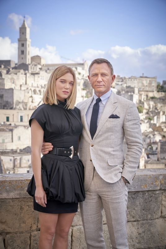 LEA SEYDOUX and Daniel Craig on Location in Italy for James Bond No Time Do Die Movie 09/19/2019