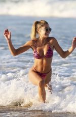 LONDON GOHEEN in Bikini at a Beach in Gold Coast 09/04/2019