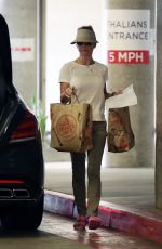 LORI LOUGHLIN Leaves Trader Joe
