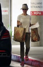 LORI LOUGHLIN Leaves Trader Joe