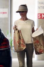 LORI LOUGHLIN Leaves Trader Joe