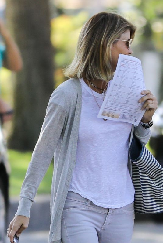 LORU LOUGHLIN Leaves a Church in Los Angeles 09/08/2019