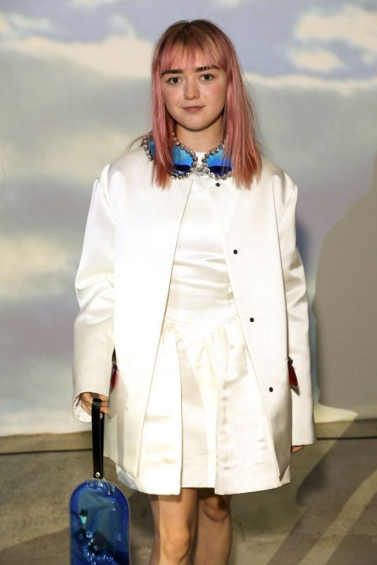 MAISIE WILLIAMS at Christopher Kane Show at London Fashion Week 09/16/2019