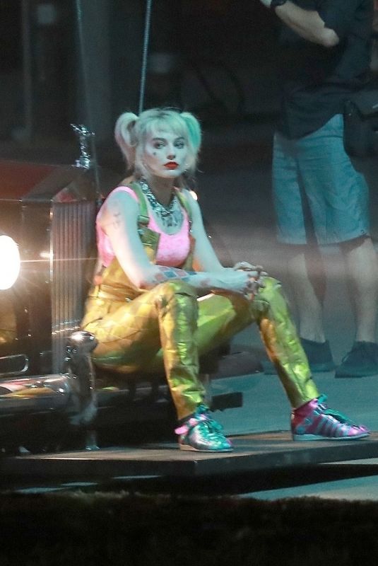 MARGOT ROBBIE on the Set of Birds of Prey in Los Angeles 09/12/2019