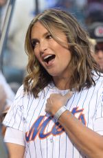 MARISKA HARGITAY Throws Out First Pitch of LA Dodgers vs NY Mmets Game in New York 09/13/2019