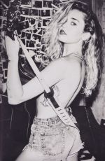 MILEY CYRUS - Ellen Von Unwerth