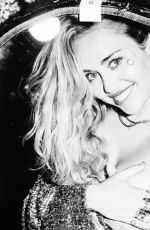 MILEY CYRUS - Ellen Von Unwerth