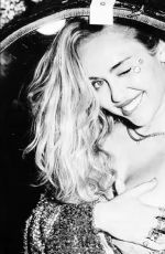 MILEY CYRUS - Ellen Von Unwerth