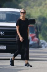 MOLLY SIMS Out Hiking in Los Angeles 09/16/2019