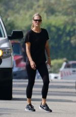 MOLLY SIMS Out Hiking in Los Angeles 09/16/2019
