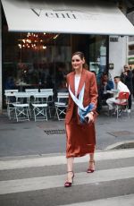 OLIVIA PALERMO Arrives at Max Mara Show at Milan Fashion Week 09/19/2019