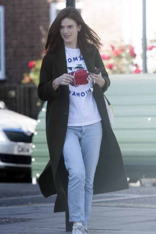 ROSE LESLIE Out for a Smoothie in London 09/12/2019