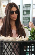 ROSELYN SANCHEZ Shopping at Farmers Market in Los Angeles 09/22/2019