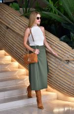 ROSIE HUNTINGTON-WHITELEY Arrives at Office in Beverly Hills 09/11/2019