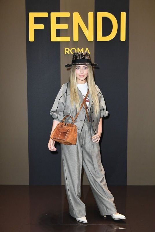 SABRINA CARPENTER at Fendi Women