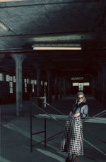SASHA LUSS in Harper