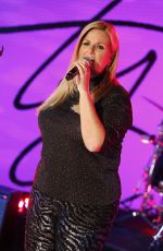 TRISHA YEARWODD Performs at Jimmy Kimmel Live 09/09/2019