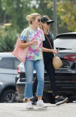 uREESE WITHERSPOON and AVA PHILLIPPA Out for Breakfast at Sunlife Organics in Malibu 09/22/2019