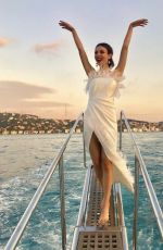 VICTORIA JUSTICE in Modeliste Magazine, September 2019