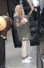 WENDI WILLIAMS Out Shopping in New York 09/18/2019