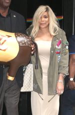 WENDI WILLIAMS Out Shopping in New York 09/18/2019