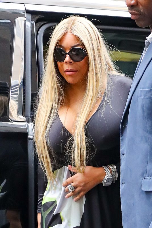 WENDY WILLIAMS Arrives at Late Night with Seth Meyers in New York 09/12/2019