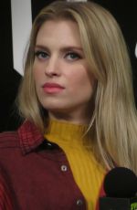 BARBARA DUNKELMAN at 2019 New York Comic Con 10/03/2019